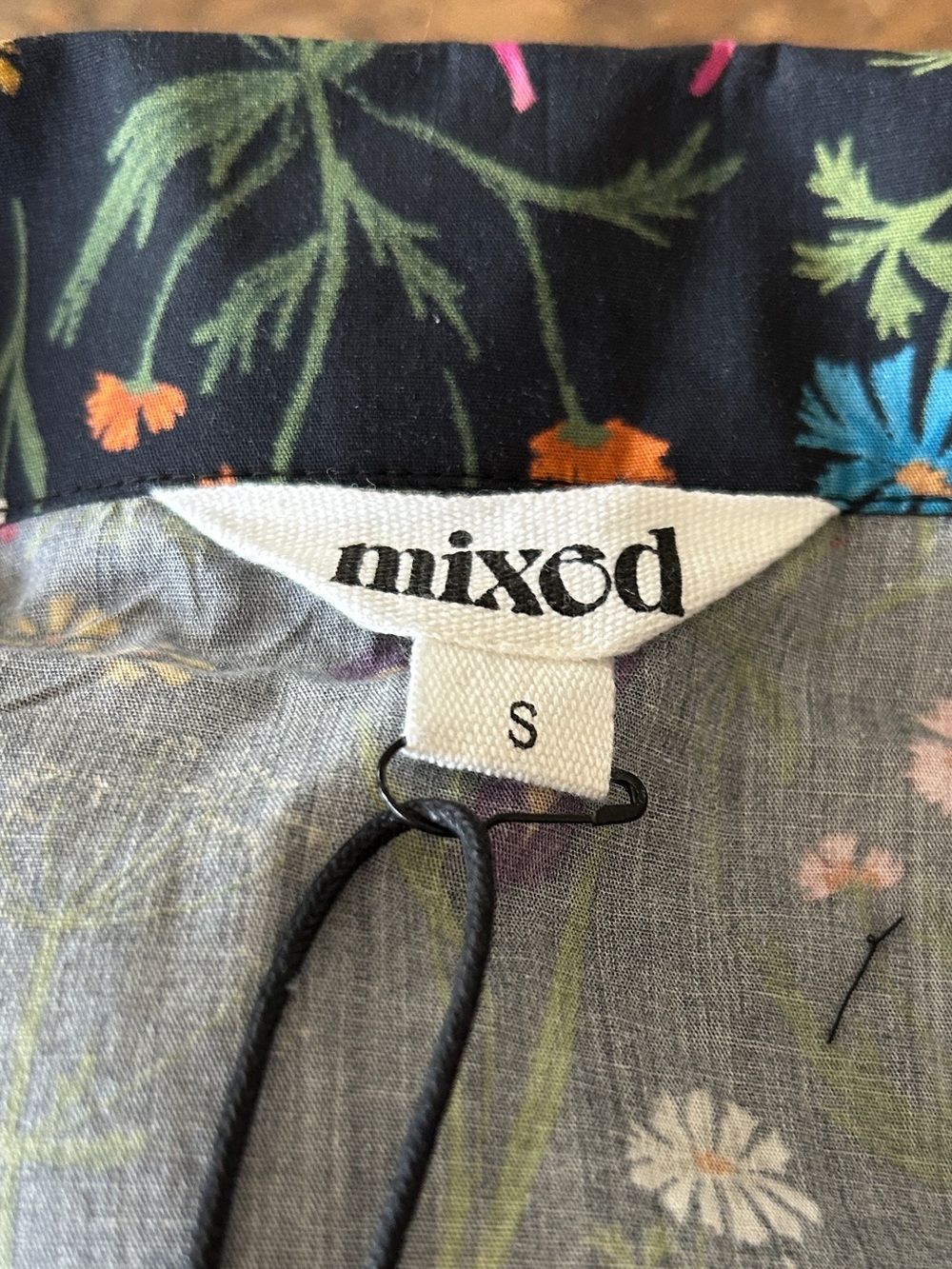 NWT Mixed by Nasrin Black Floral Belted Midi Shirt Dress Size Small - Picture 14 of 15